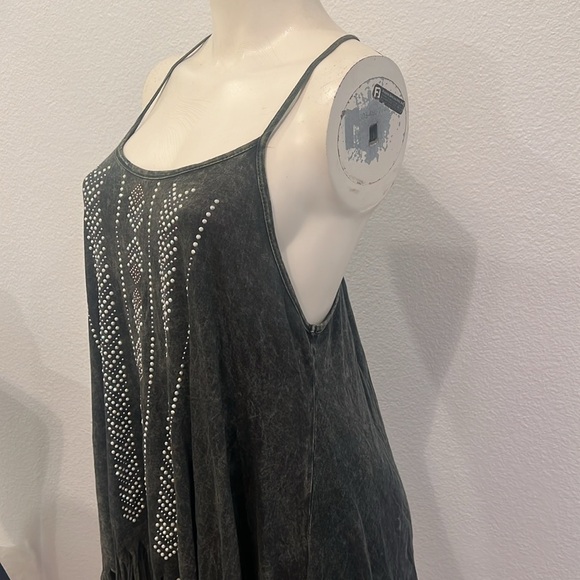 Women’s Top - Picture 5 of 7